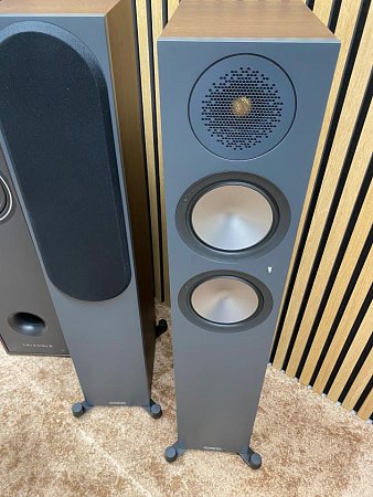 Monitor Audio Bronze 200 - ořech (ze showroomu)